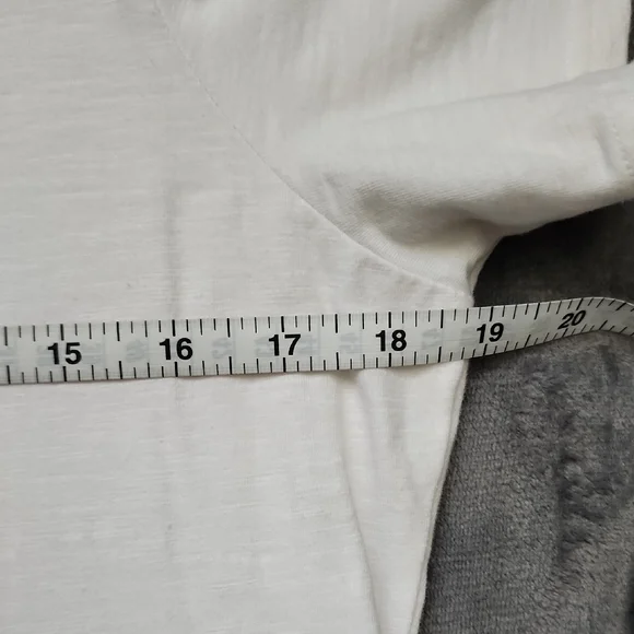 Old Navy White Short-Sleeve Tiered Maxi Dress With Pockets - Picture 4 of 6